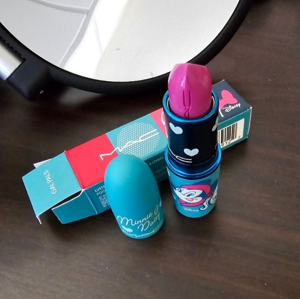 Mac Limited Edition Lipstick - Picture 3 of 8